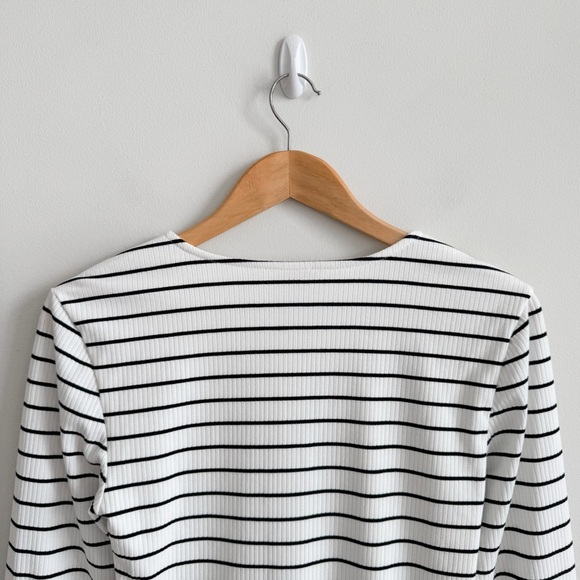 ANTHROPOLOGIE • Pilcro Scoop-V Bodysuit in Ivory/Black - Picture 11 of 15